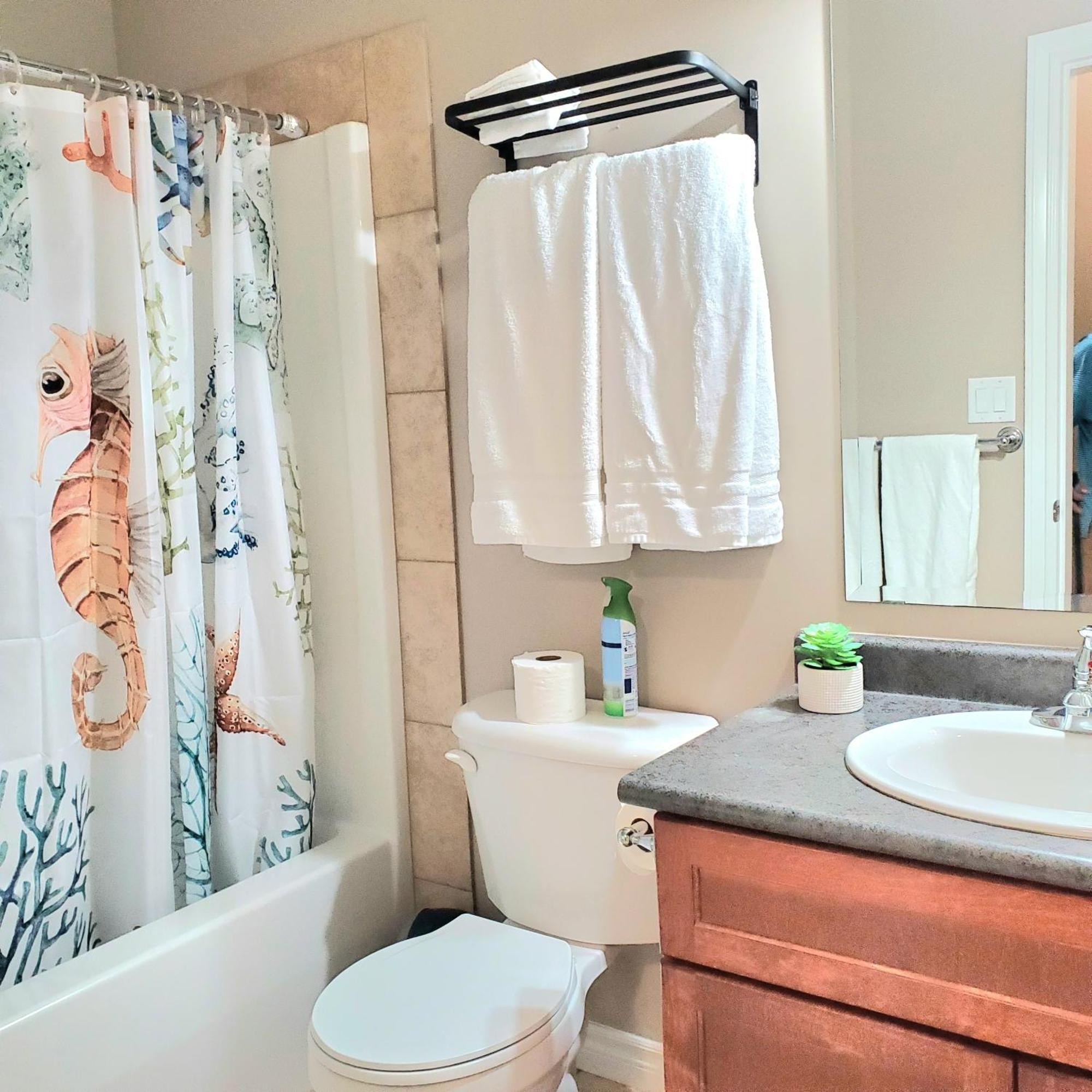 צ'יליוואק Private 2 Bedrooms Suite Near Hwy 1, Cultus Lake, Heritage Park, Fishing, Coliseum מראה חיצוני תמונה